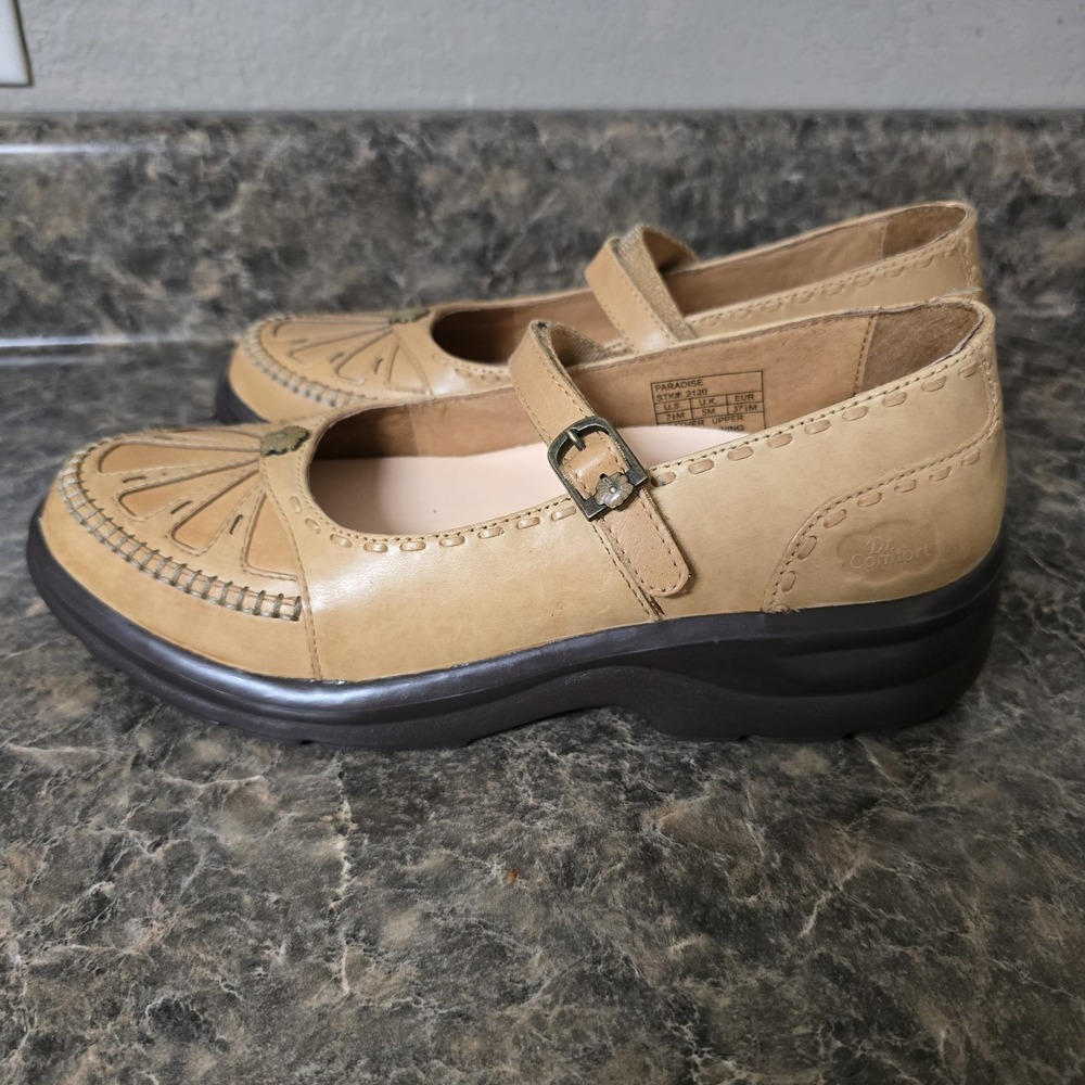 Dr. Comfort Paradise #2120 women's leather Mary Jane comfort shoes in size 7.5M